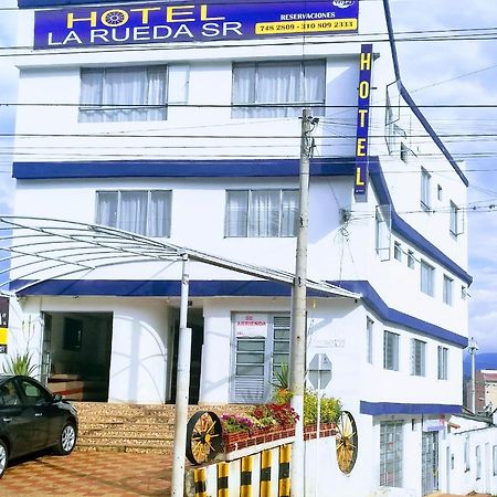 Hotel La Rueda Sr Барбоса Екстериор снимка