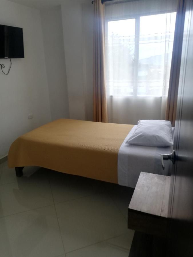 Hotel La Rueda Sr Барбоса Екстериор снимка