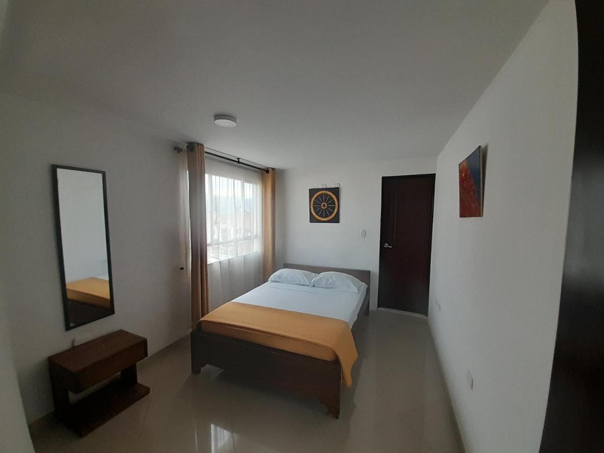 Hotel La Rueda Sr Барбоса Екстериор снимка