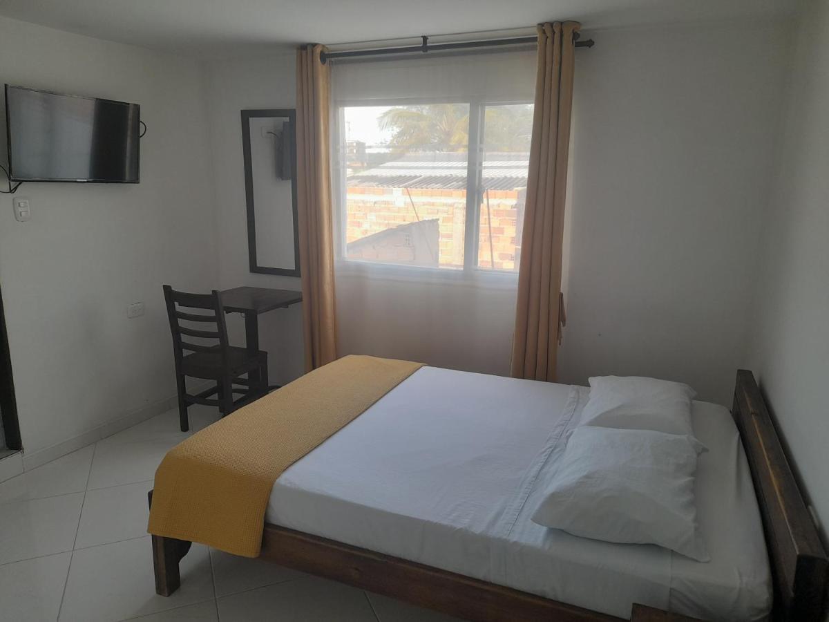 Hotel La Rueda Sr Барбоса Екстериор снимка