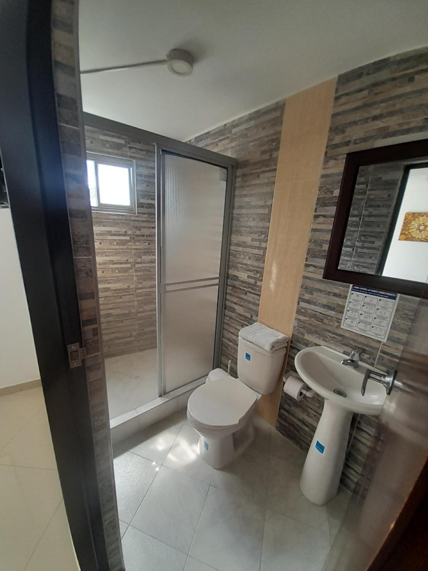 Hotel La Rueda Sr Барбоса Екстериор снимка