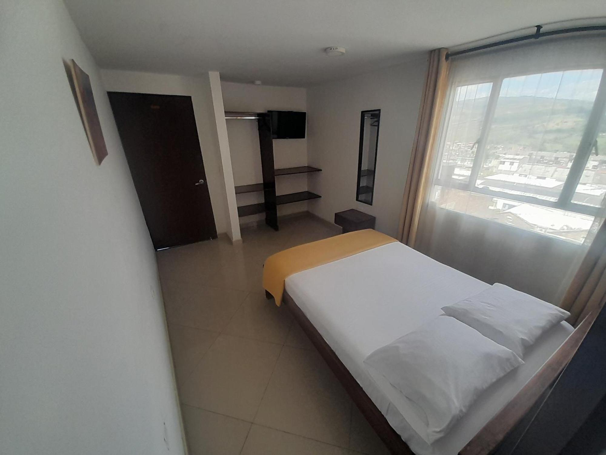 Hotel La Rueda Sr Барбоса Екстериор снимка